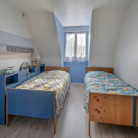 Дом отдыха Maison A 950m De La Avec Jardin Pour 6